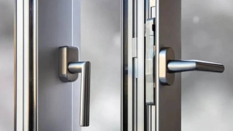 ویژگیهای یراق درب و پنجره UPVC ویژگیهای یراق درب و پنجره UPVC